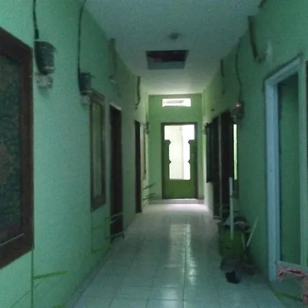 Oyo Life Kost Ijo Tembok Tinggi Hotel